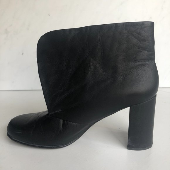 Black Leather Ankle boots - Picture 4 of 16